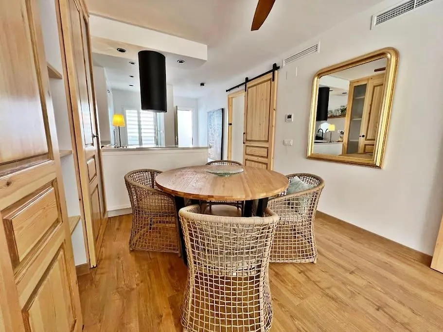 Luxurious Beach Apartment With Pool Fuengirola Spain
